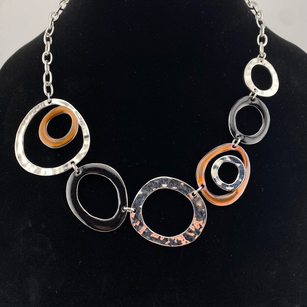 🇨🇦 Spoutnik Silver tone with brown and silver colour metal pendants necklace